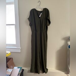 Army Green V-Neck Women's Jumpsuit Dress